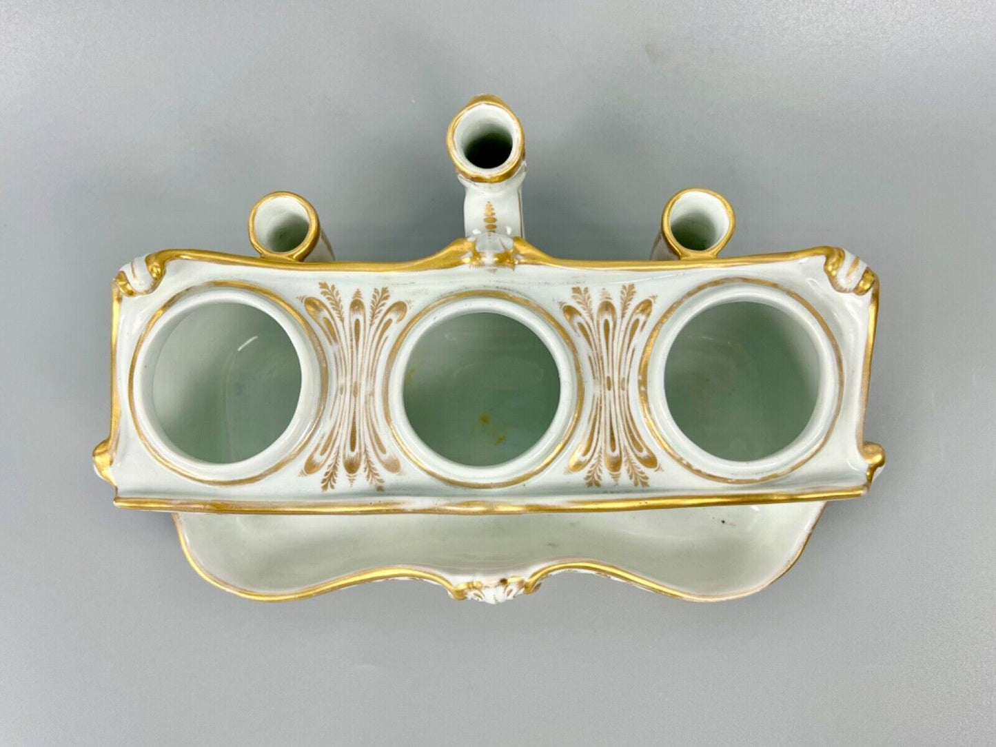 A Flight, Barr & Barr, Worcester, inkstand painted with roses c.1810-3
