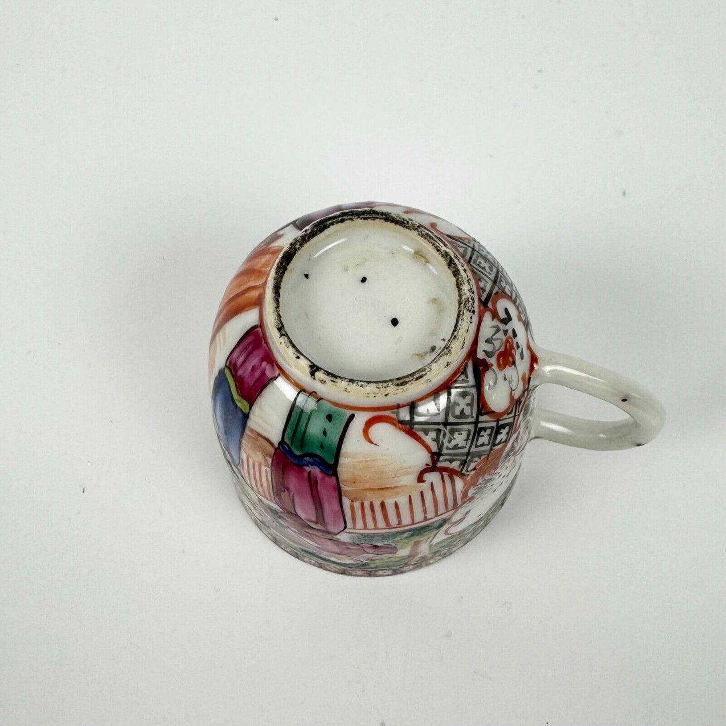 A fine 18thc Chinese mandarin pattern coffee cup c1745