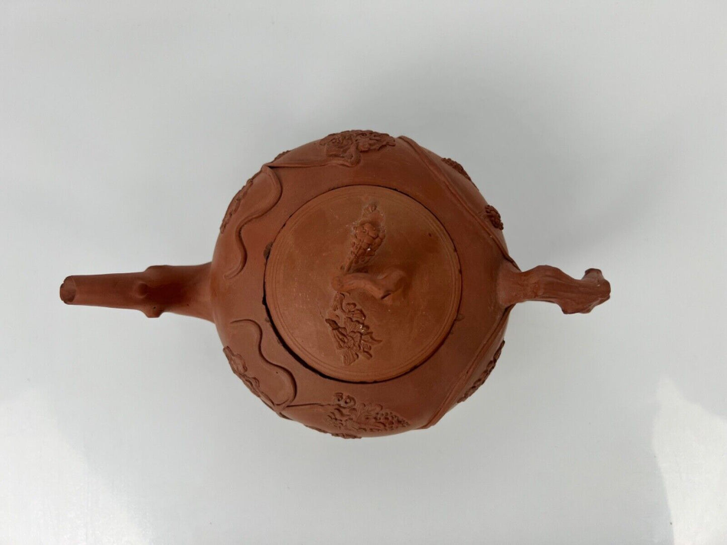 A fine Staffordshire red stoneware teapot with floral sprigged decoration c.1755