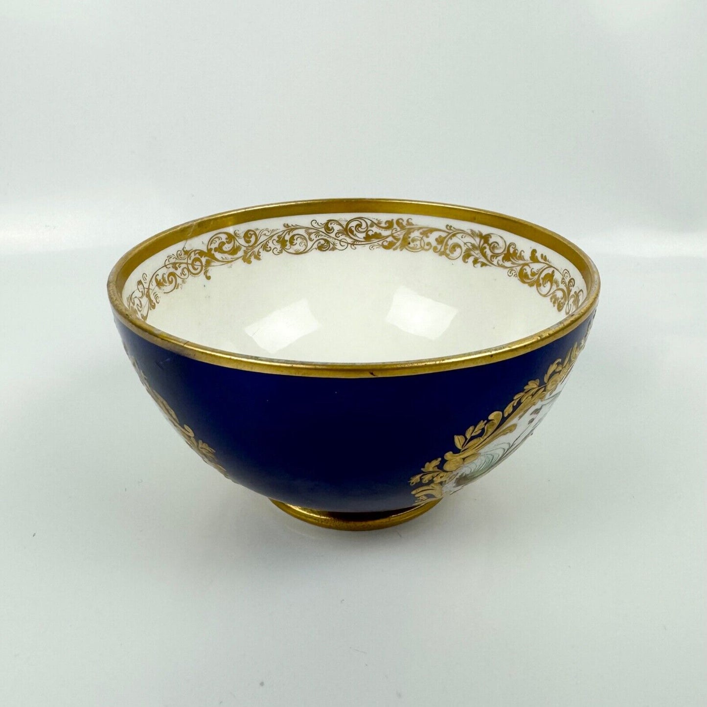 A Sèvres-style Derby bowl painted with exotic birds. Mock Sèvres mark. c.1835-40