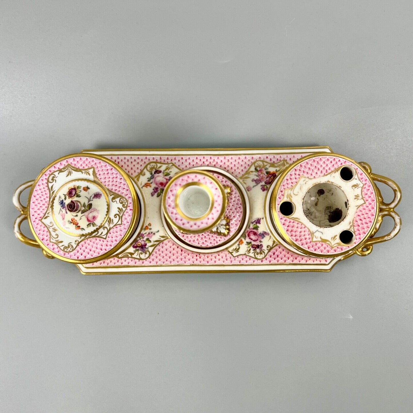 A fine Derby inkset painted with pink scale and floral swag decoration c.1820