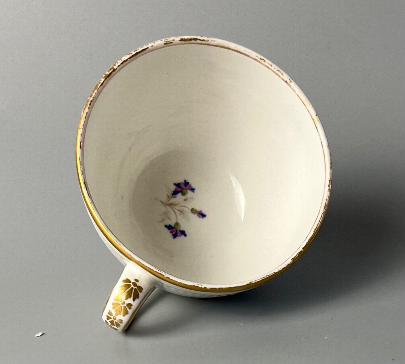 A late 18thc Derby incised twist moulded trio in pattern number 129 c.1790