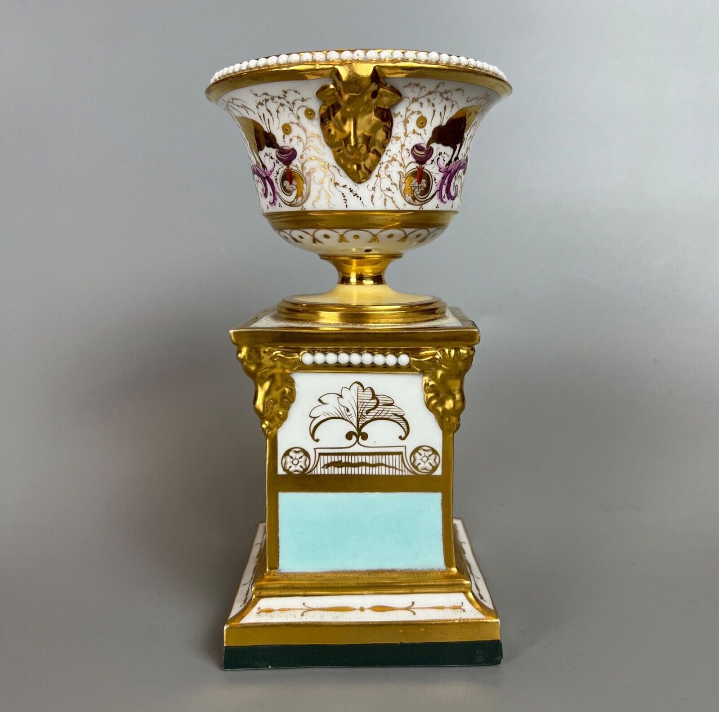 A 19th Century Barr, Flight and Barr, Worcester, vase on pedestal base. c.1805