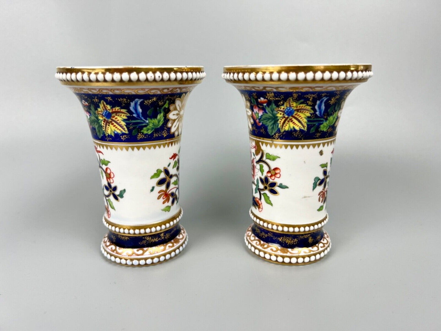 A good pair of Spode spill vases in pattern 3066 c.1820.