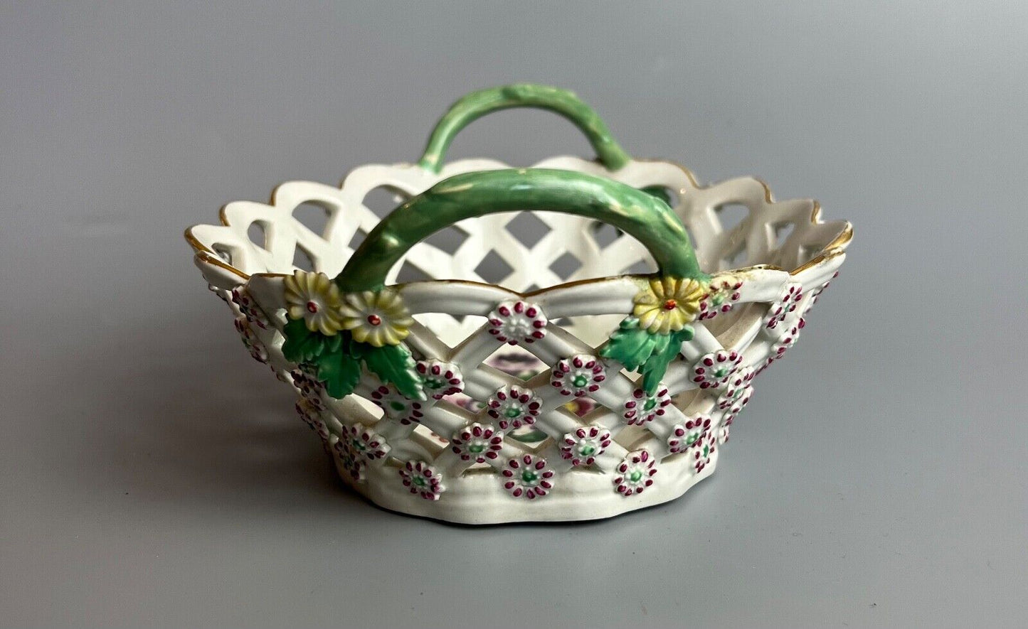 A rare 1st Period Worcester reticulated basket c.1770