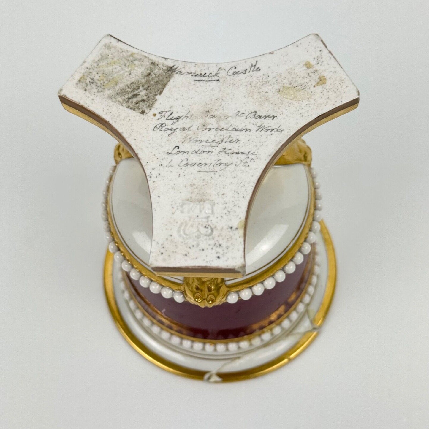 A Flight, Barr and Barr small vase painted with a scene of Warwick Castle c1815
