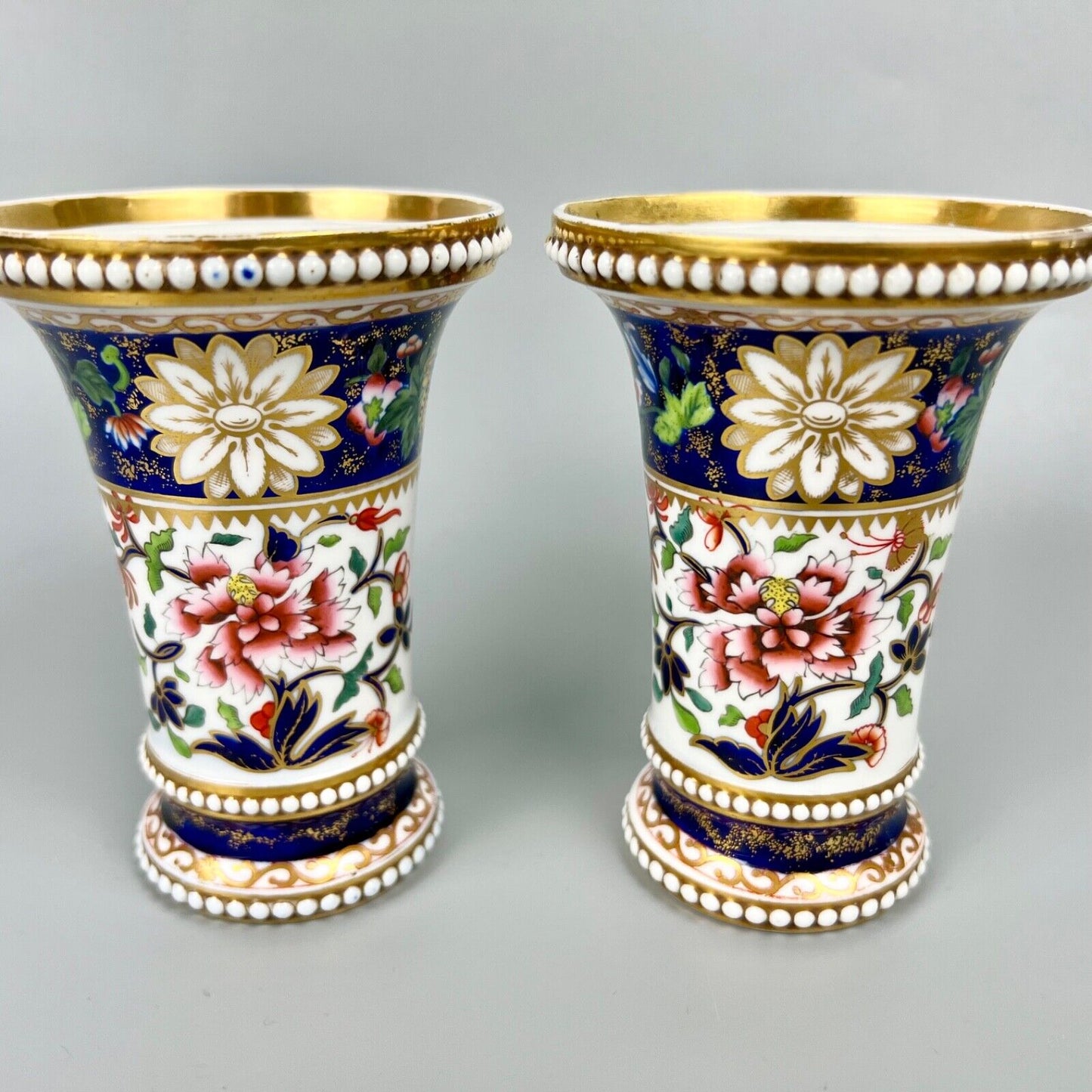 A good pair of Spode spill vases in pattern 3066 c.1820.