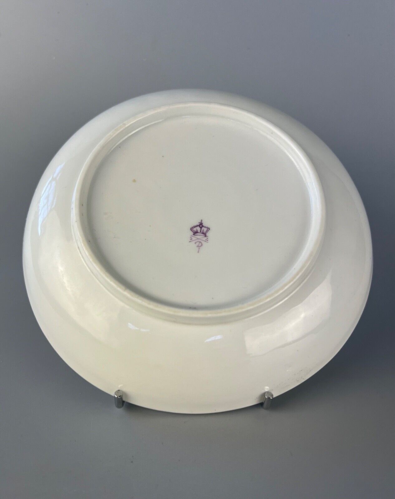 An artichoke-moulded 18thc Derby saucer dish. Puce Derby mark.