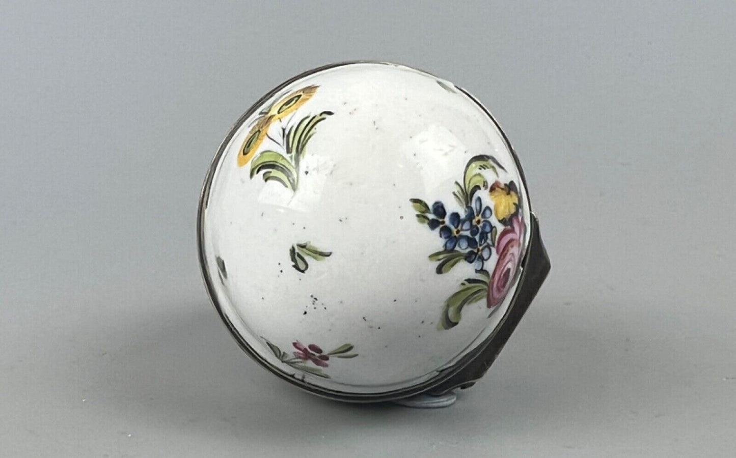 A late 18thc fine and unusual egg-shaped London or Birmingham enamel box