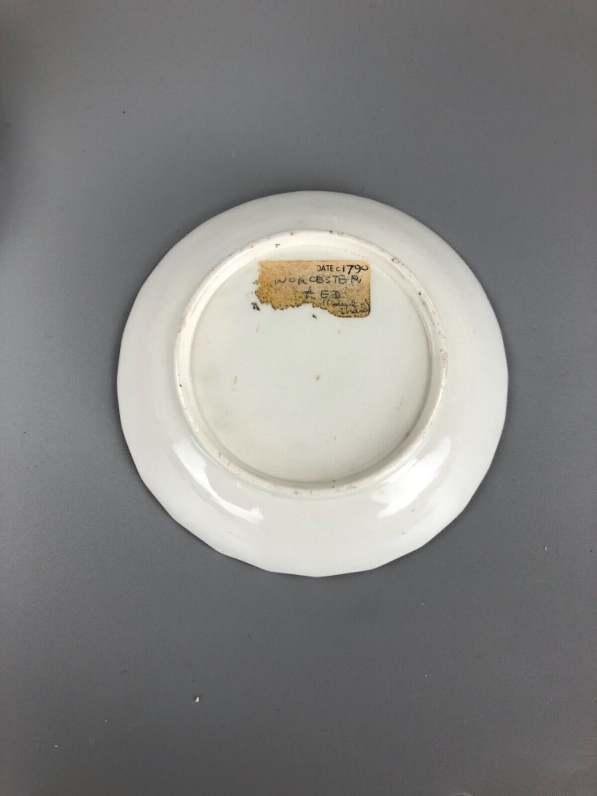 18thc. Flight Barr wrythen moulded tea bowl & saucer. Green leaf & acorn decor.