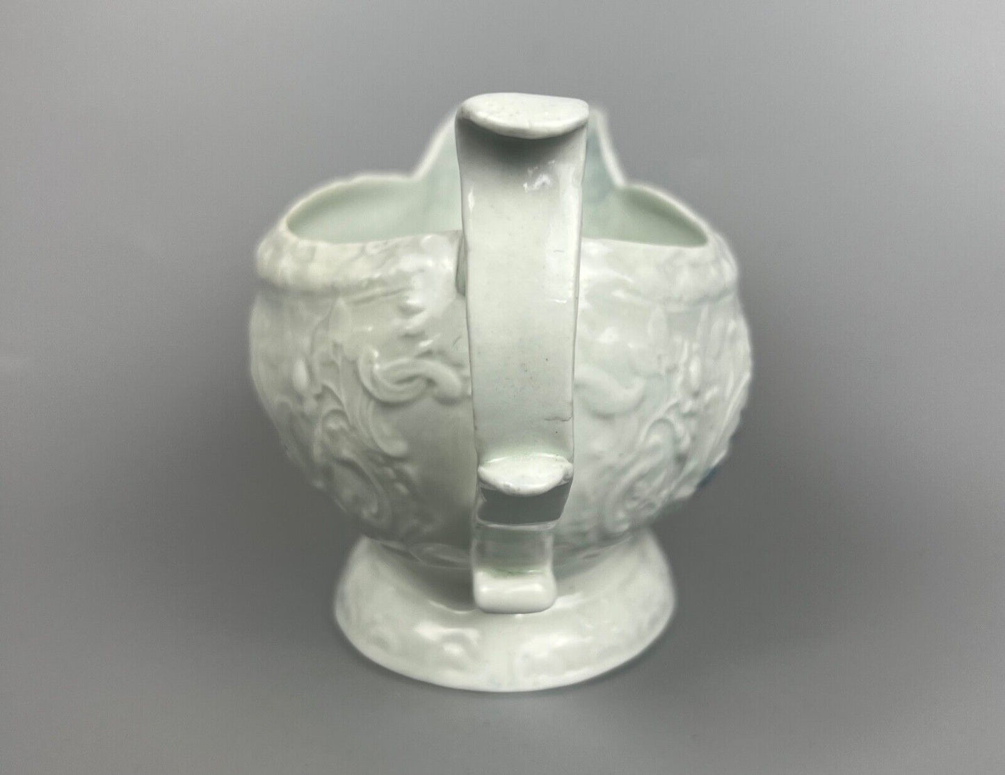A mid 18thc Philip Christian Liverpool porcelain sauceboat c1765