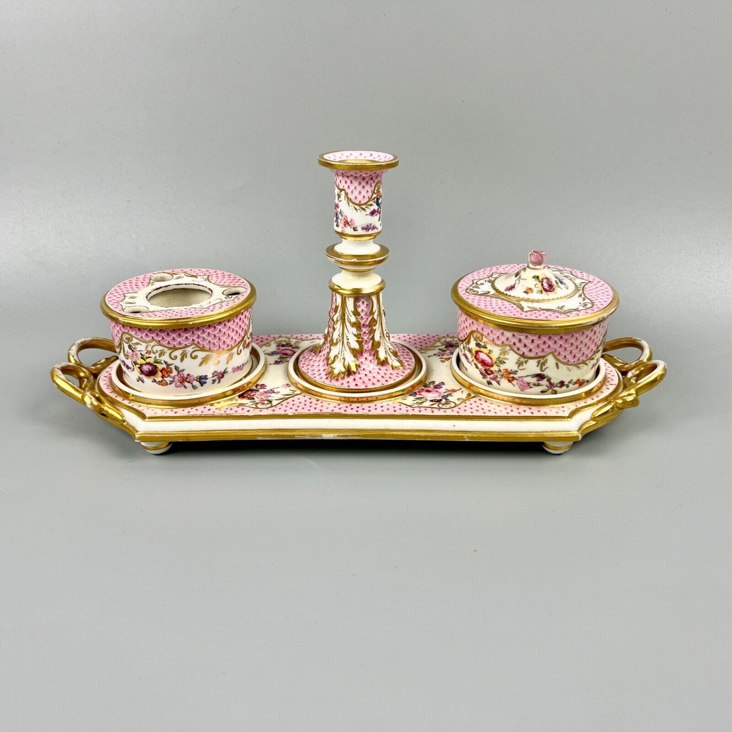 A fine Derby inkset painted with pink scale and floral swag decoration c.1820