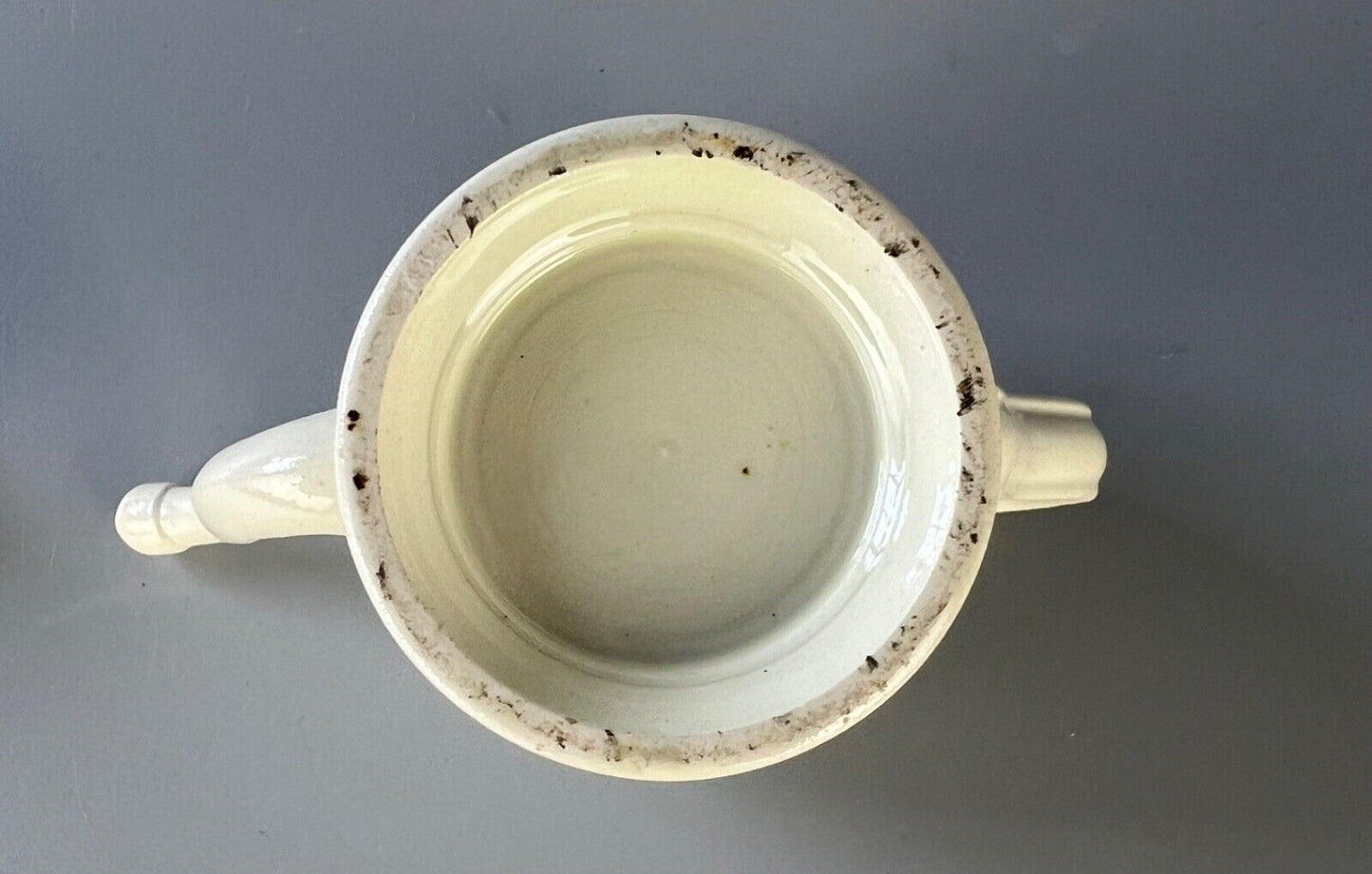 A rare late 18thc creamware bubby pot. Probably Wedgwood. c.1790