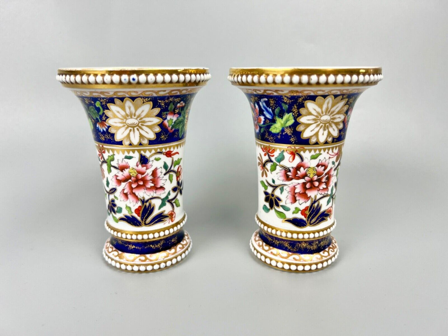 A good pair of Spode spill vases in pattern 3066 c.1820.