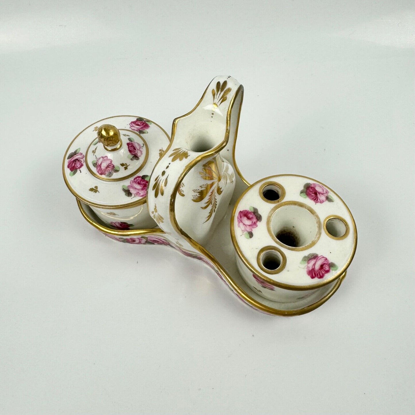 A fine Bloor Derby inkset painted with Billingsley style roses c1820