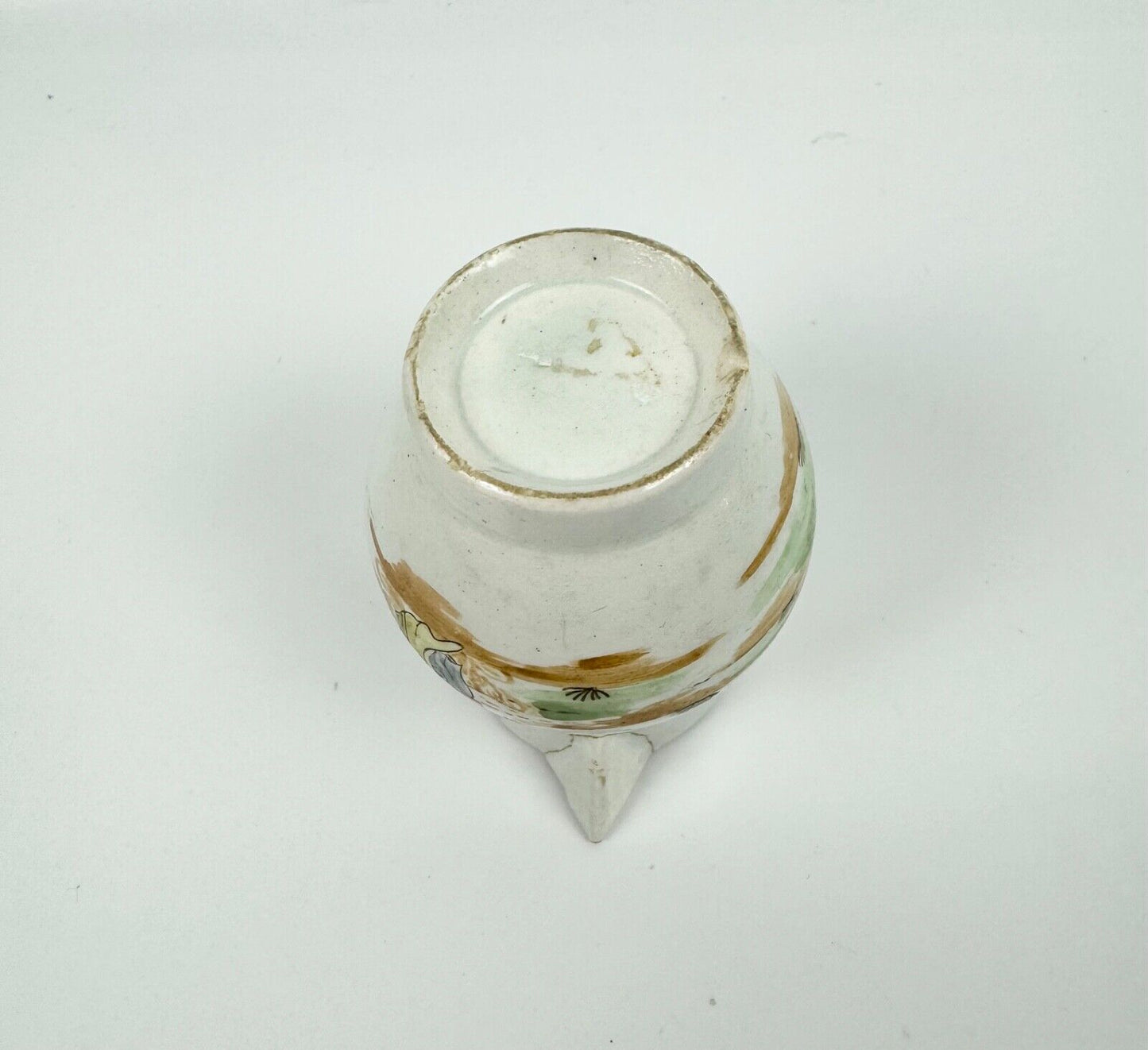 A Lowestoft sparrowbeak creamer c1775 painted with an Oriental figural pattern