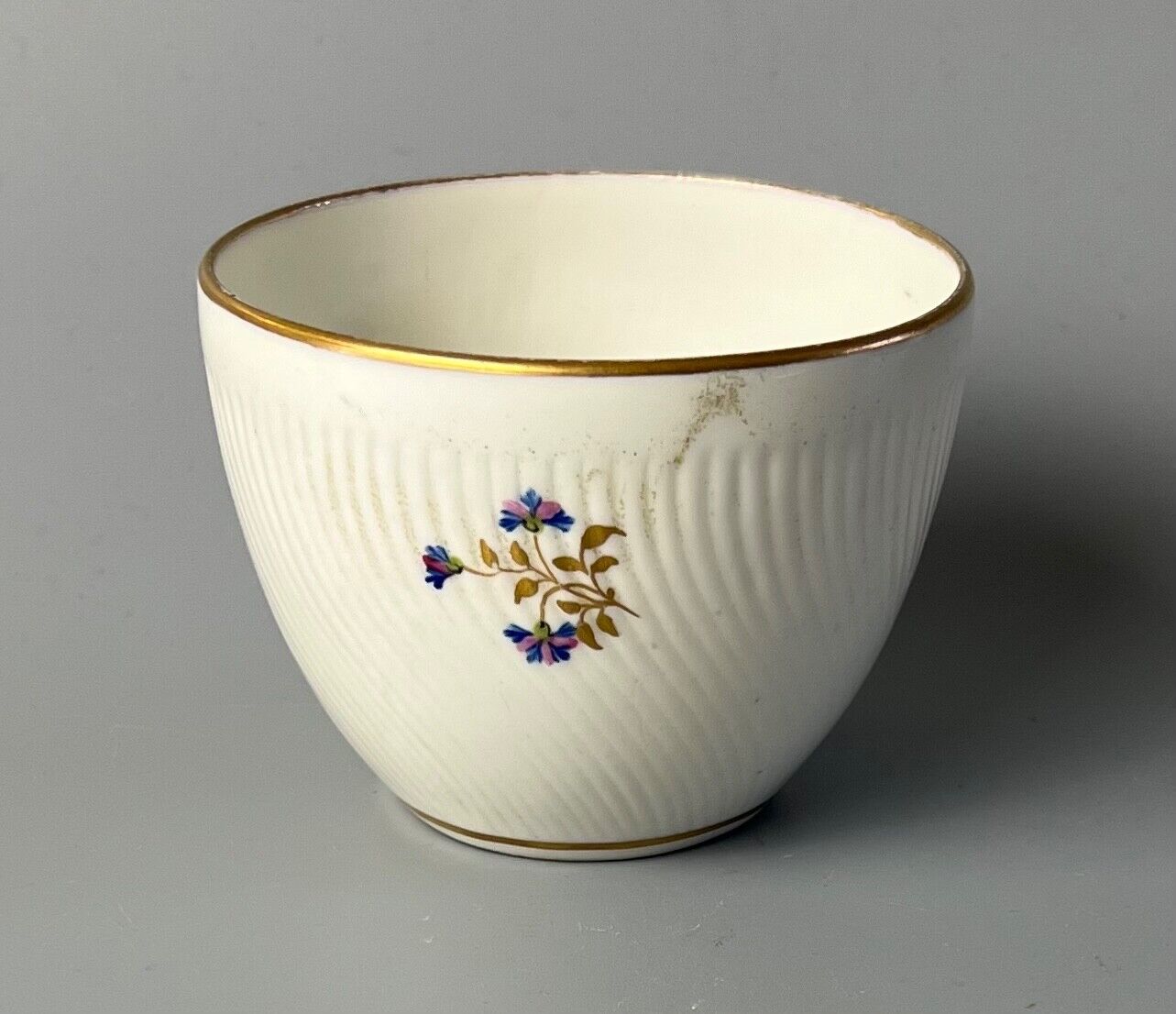 A late 18thc Derby incised twist moulded trio in pattern number 129 c.1790