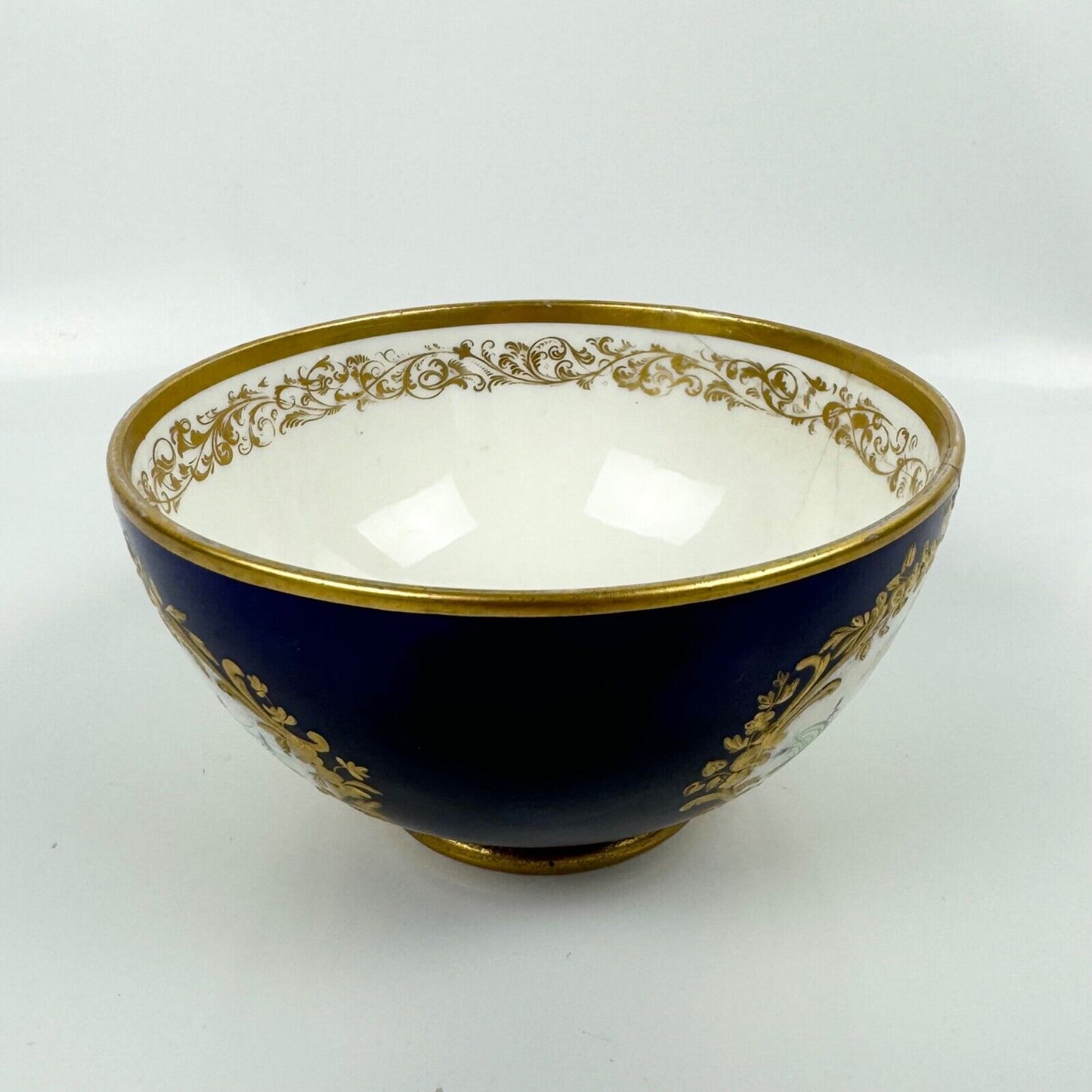 A Sèvres-style Derby bowl painted with exotic birds. Mock Sèvres mark. c.1835-40