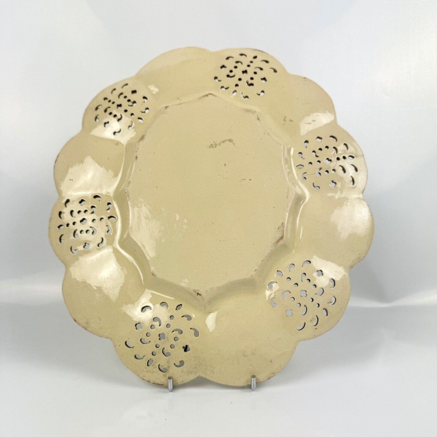 A rare Melbourne creamware fluted & reticulated stand c.1770-80. Ex Tom Walford