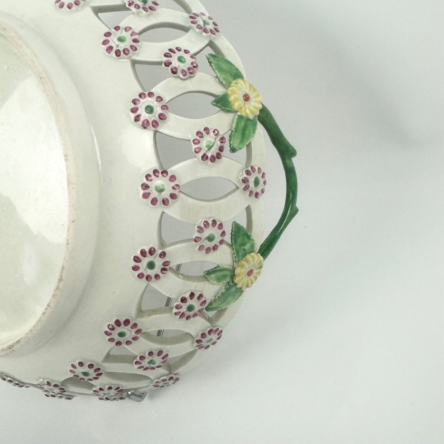 A c.1770 Worcester reticulated basket. Painted and applied floral decoration.