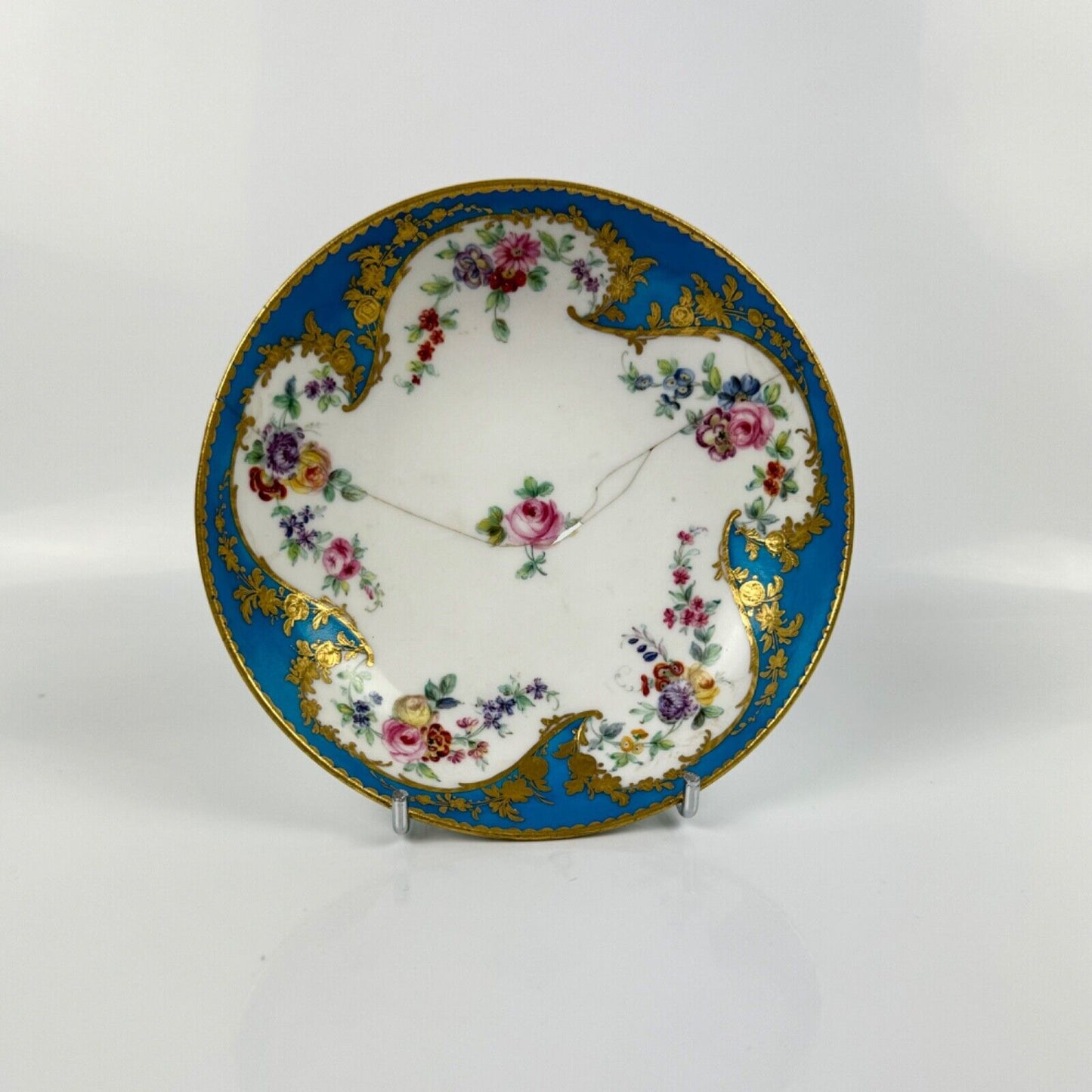 A very fine Sèvres saucer ('soucoupe'). Interlaced 'L' marks. c.1780 A/F