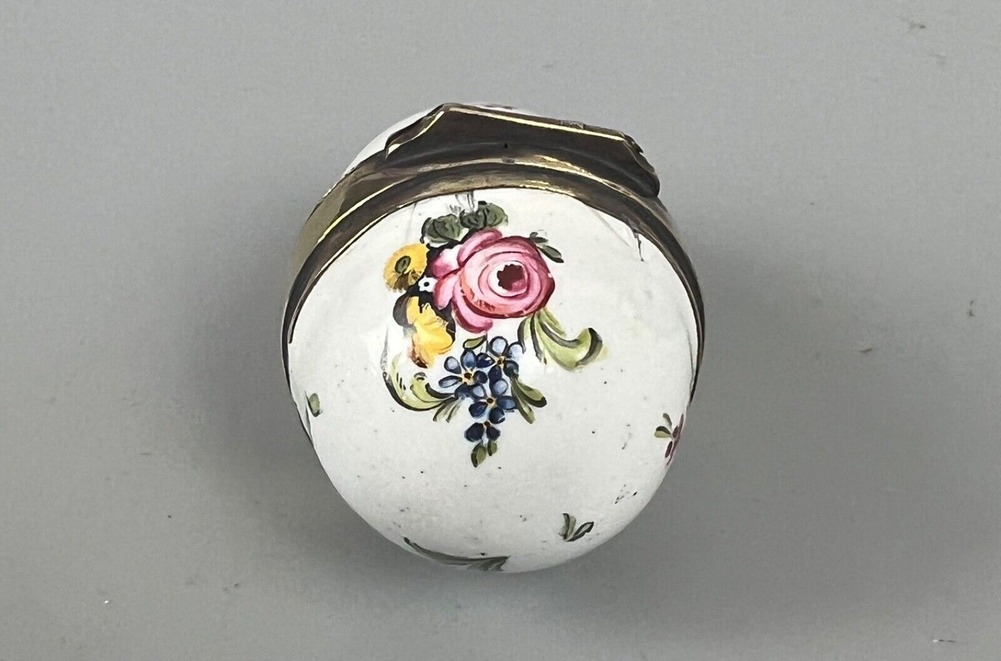 A late 18thc fine and unusual egg-shaped London or Birmingham enamel box