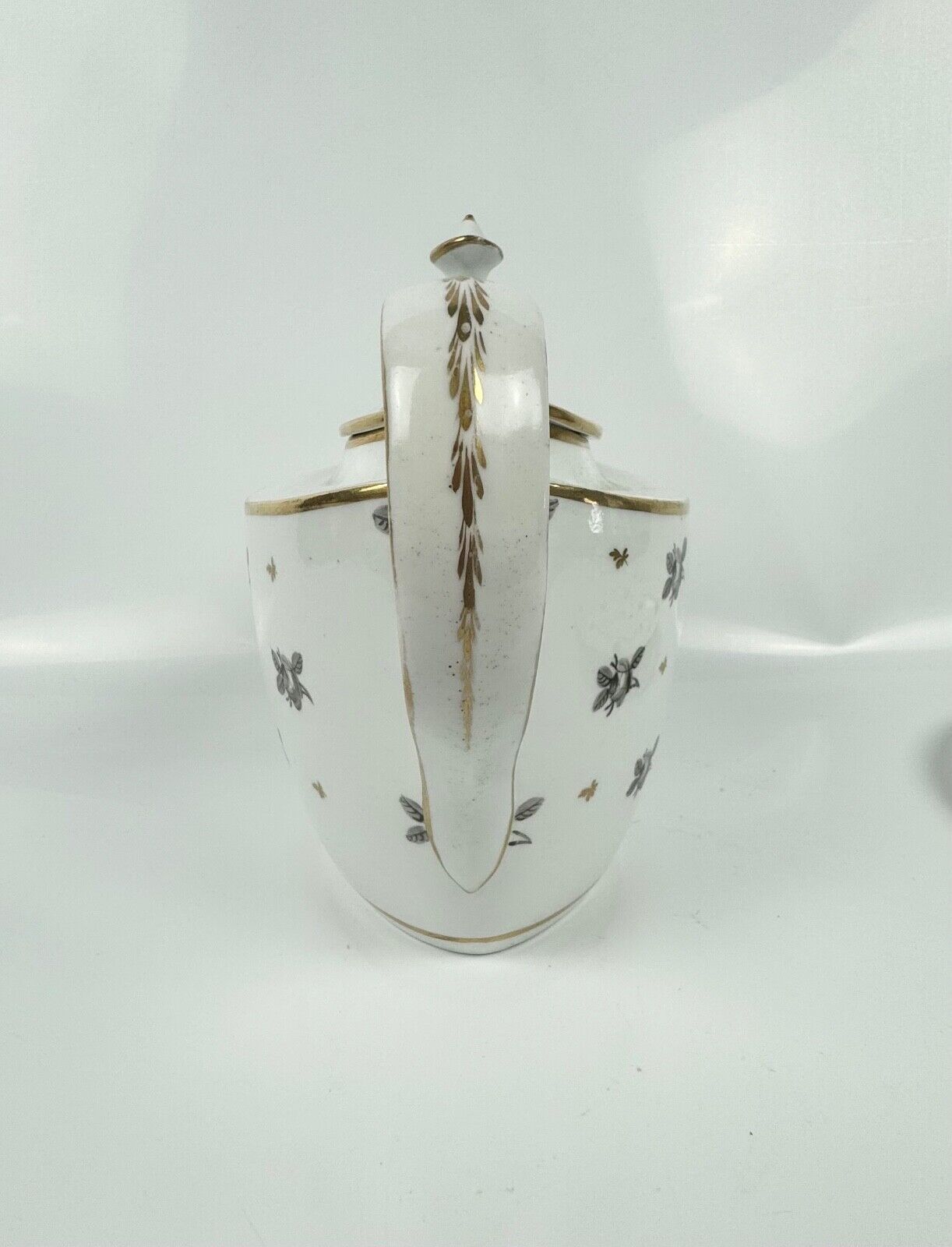 A rare Thomas Wolfe (Factory Z) teapot, cover and stand c.1800 in pattern 46