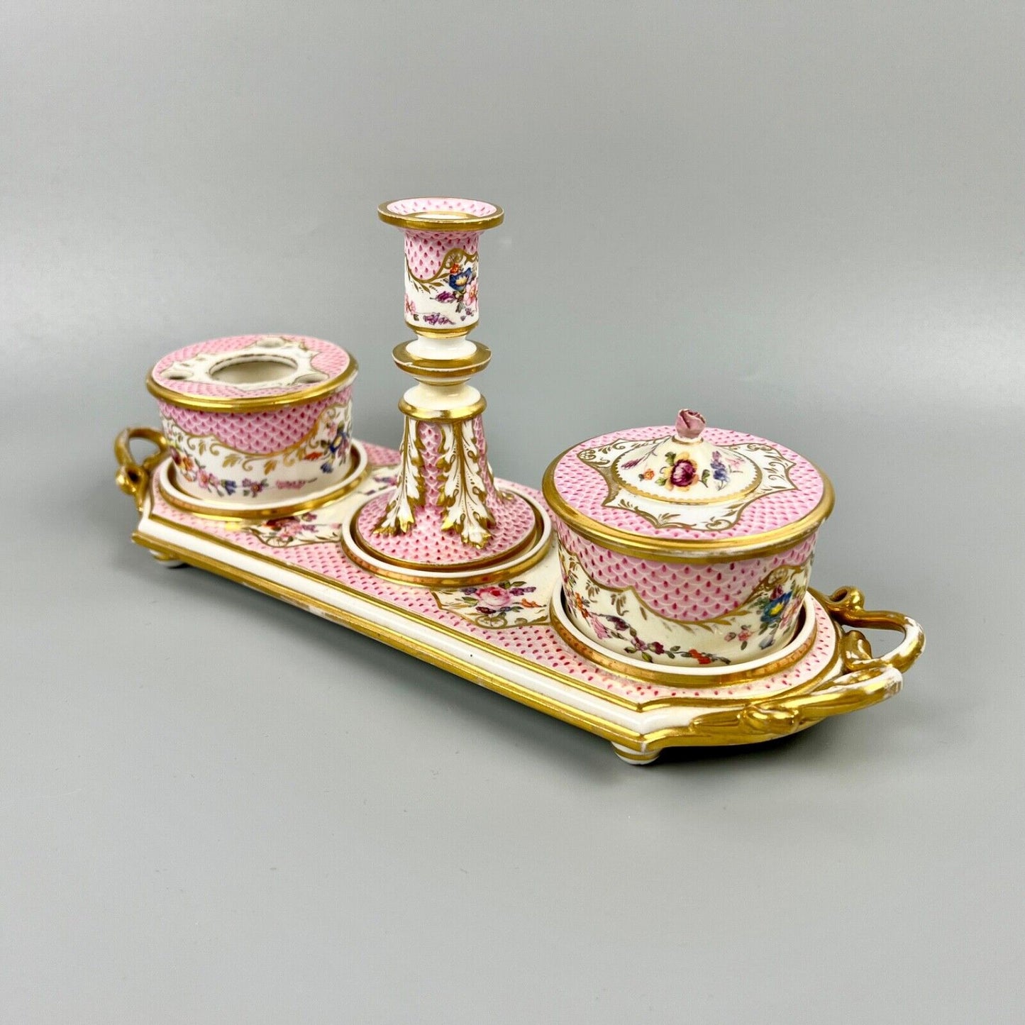 A fine Derby inkset painted with pink scale and floral swag decoration c.1820