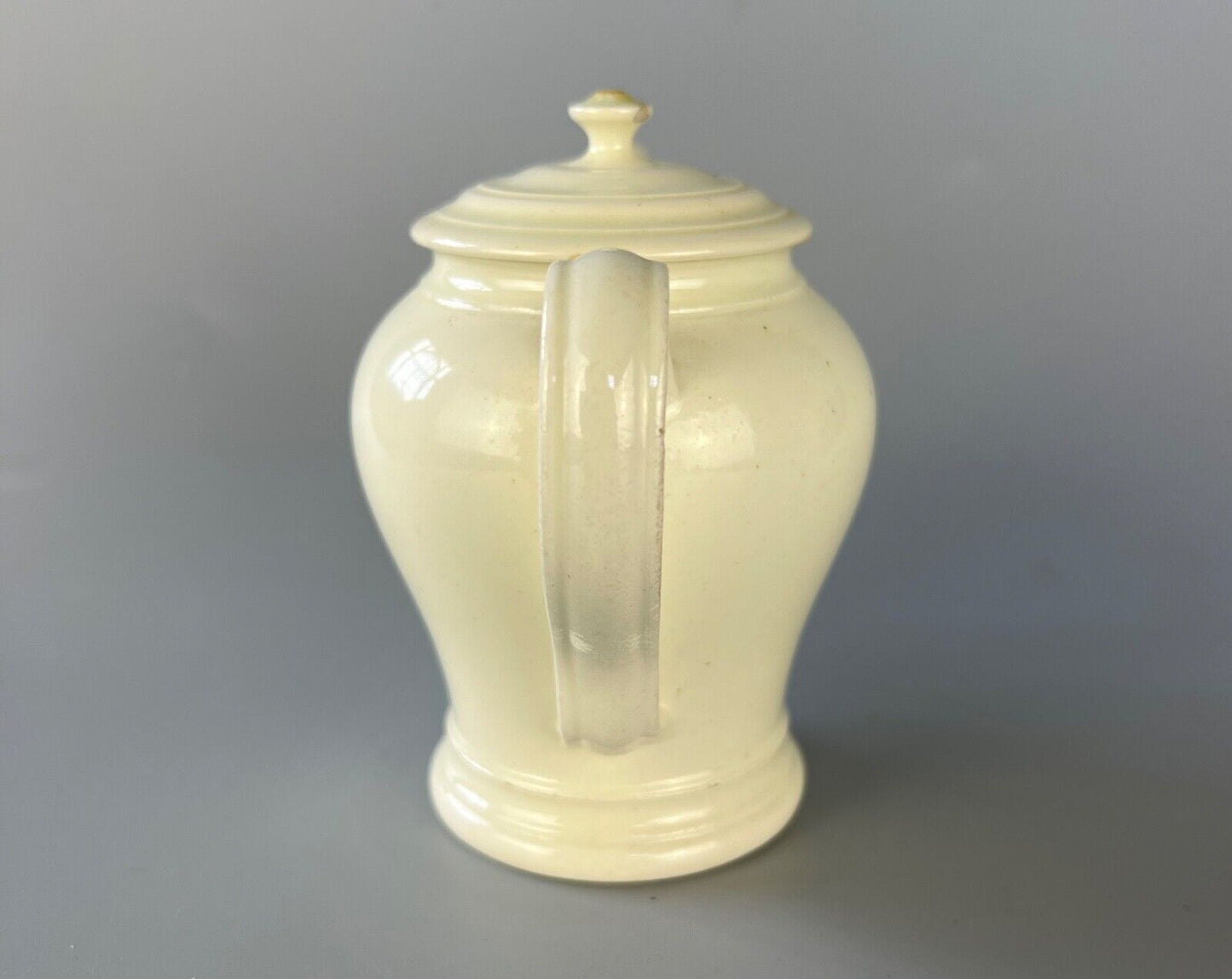 A rare late 18thc creamware bubby pot. Probably Wedgwood. c.1790