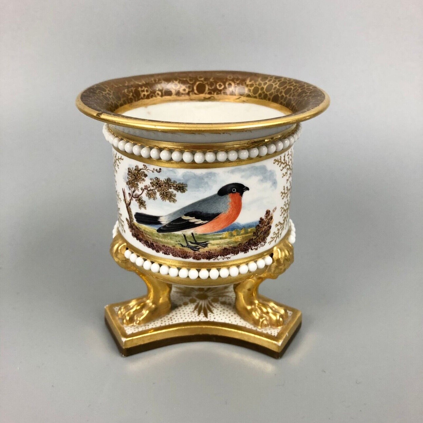 Flight, Barr and Barr small vase with caillouté border painted with a bird c1815