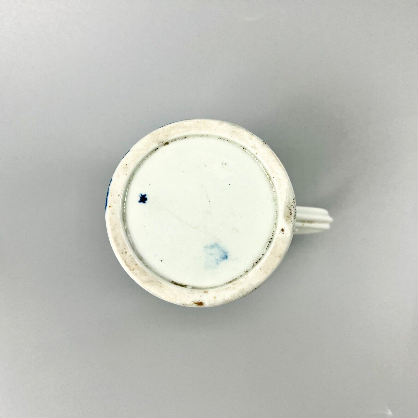 A v. rare Worcester b/w mug painted 'Nesting Crane' Pattern IC21 Branyan c1756-8