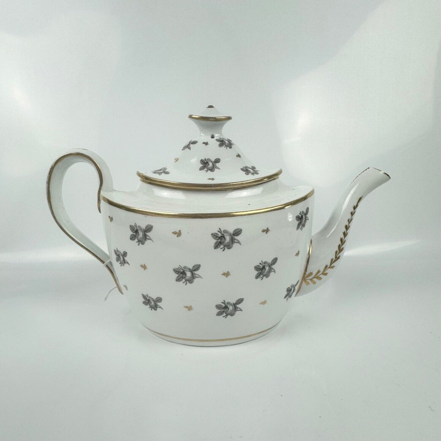 A rare Thomas Wolfe (Factory Z) teapot, cover and stand c.1800 in pattern 46