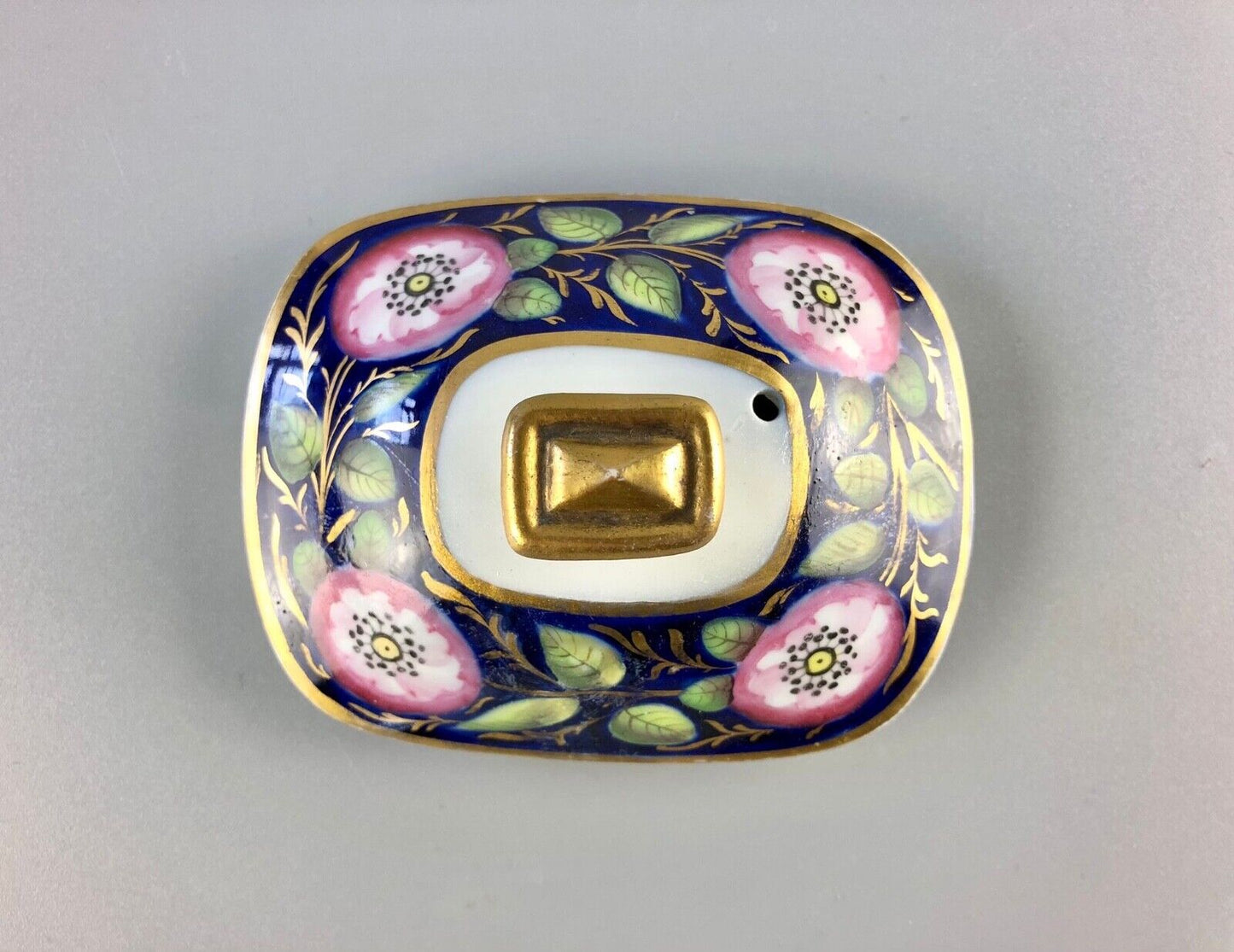 A lovely New Hall London-shape tea pot in spectacular pattern 1421. c.1812-18