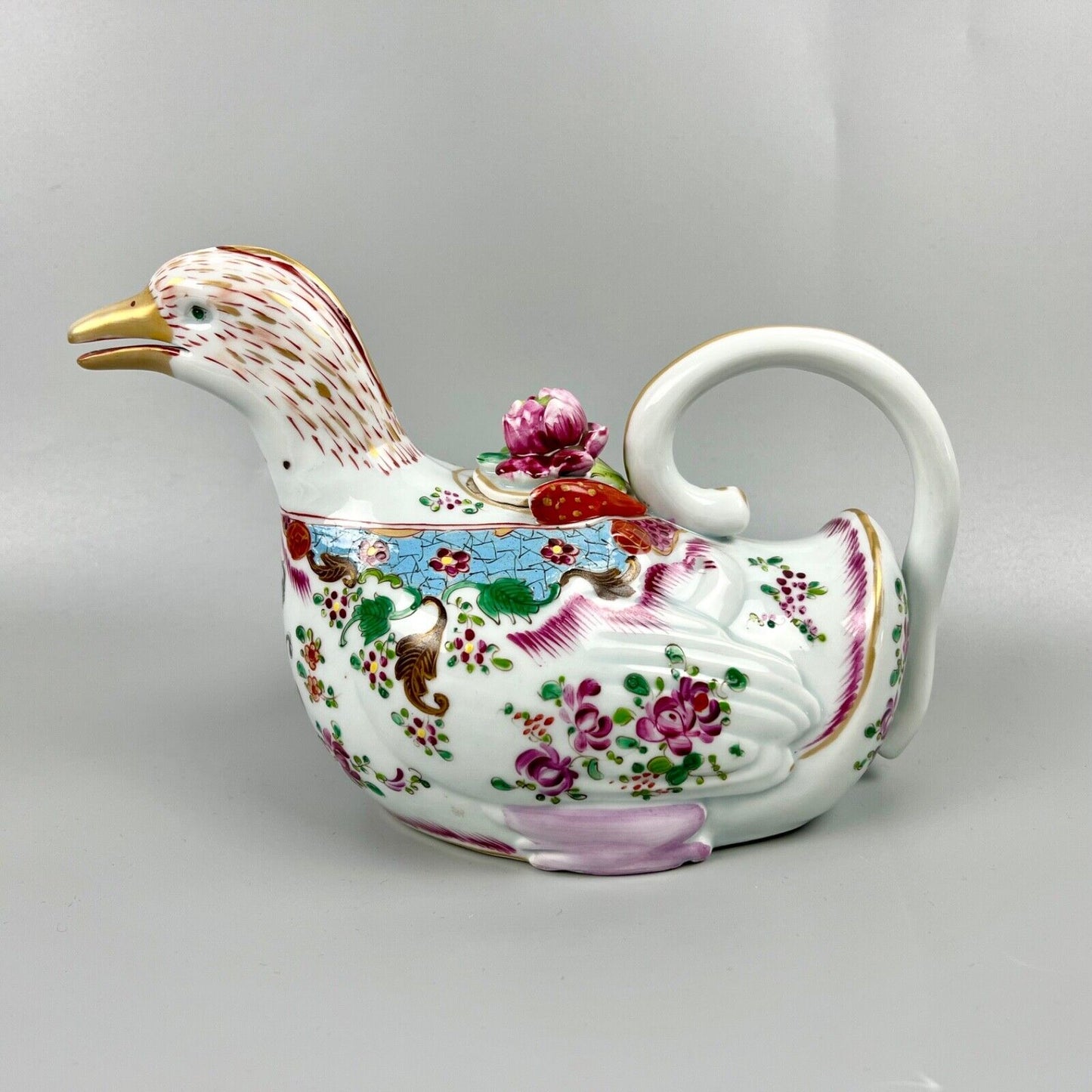 A 19thc Samson Paris chinese export style armorial duck shaped teapot c.1870-80