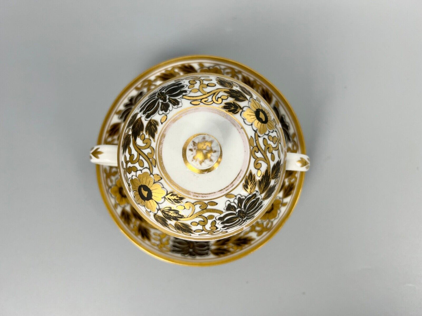 A pair of Chamberlain Worcester chocolate cups, covers and stands c1795