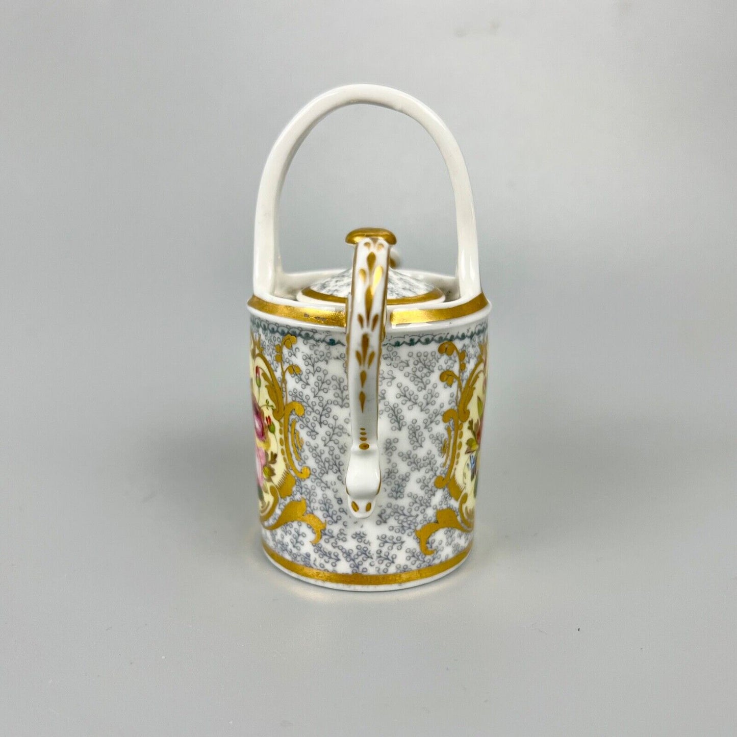 A rare Chamberlain Worcester miniature watering can. c.1810