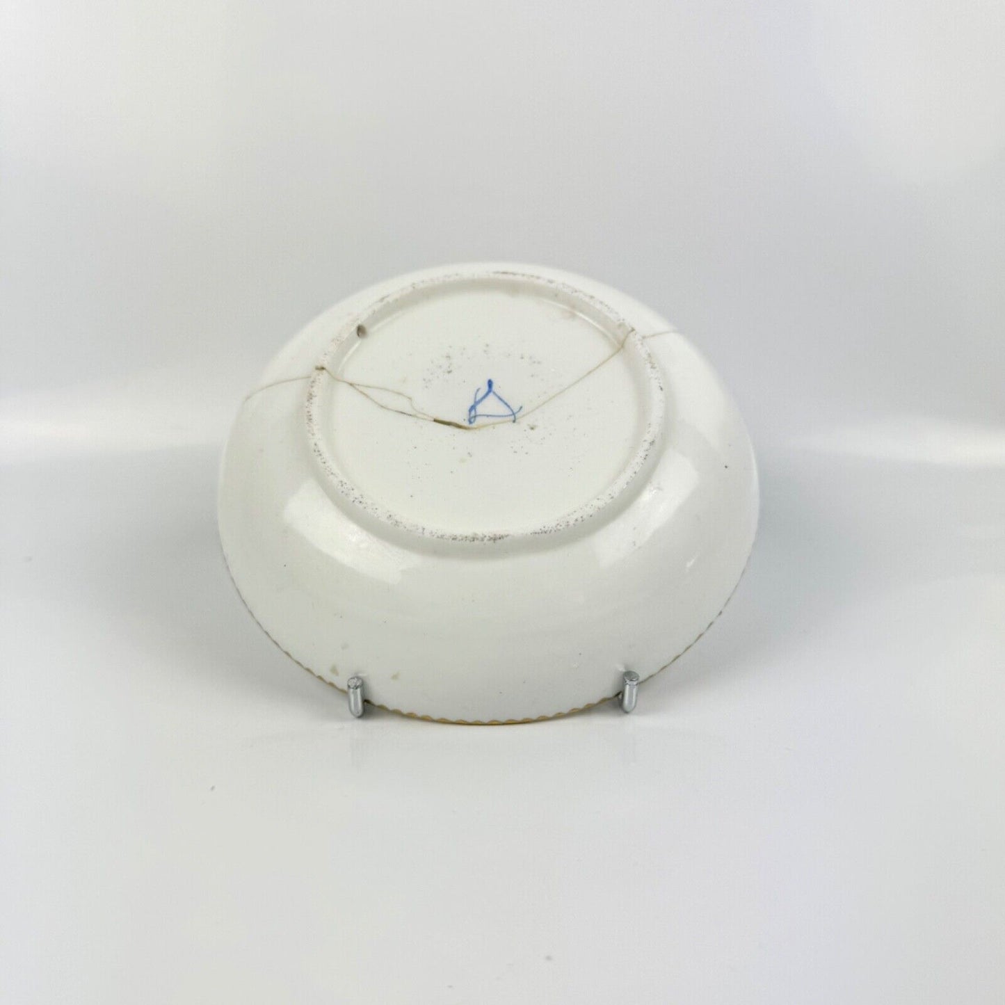 A very fine Sèvres saucer ('soucoupe'). Interlaced 'L' marks. c.1780 A/F