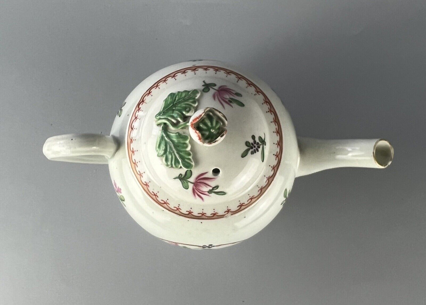 A 1st Period Worcester 'Compagnie des Indes' pattern teapot and cover c.1775.