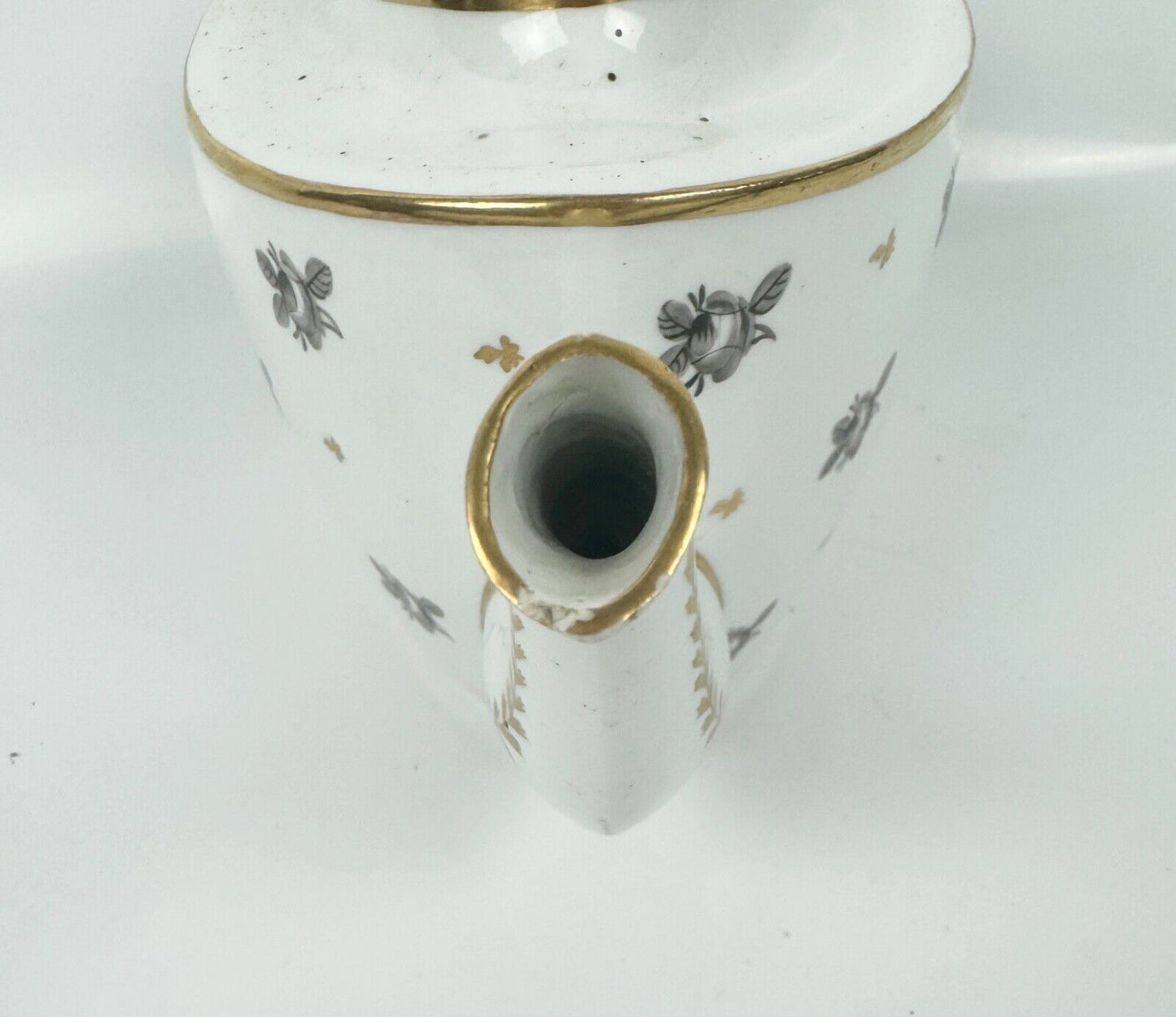 A rare Thomas Wolfe (Factory Z) teapot, cover and stand c.1800 in pattern 46