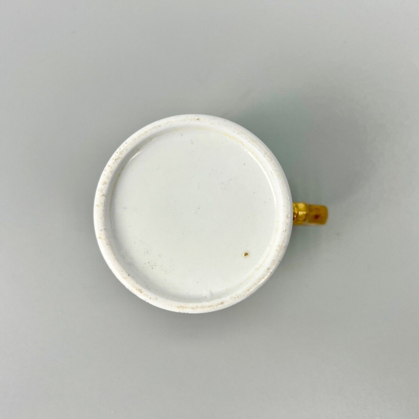 A fine Spode platinum lustre coffee can in pattern 822. c.1805-10