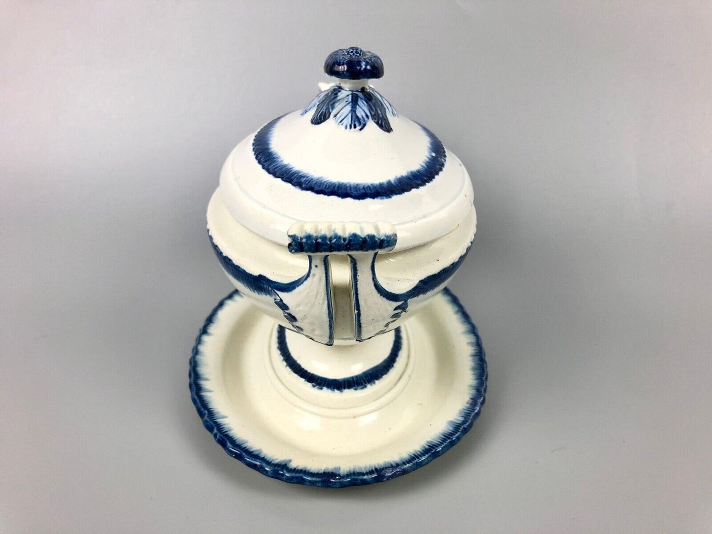 A scarce early 19thc Fell Newcastle pearlware sauce tureen c.1800-20