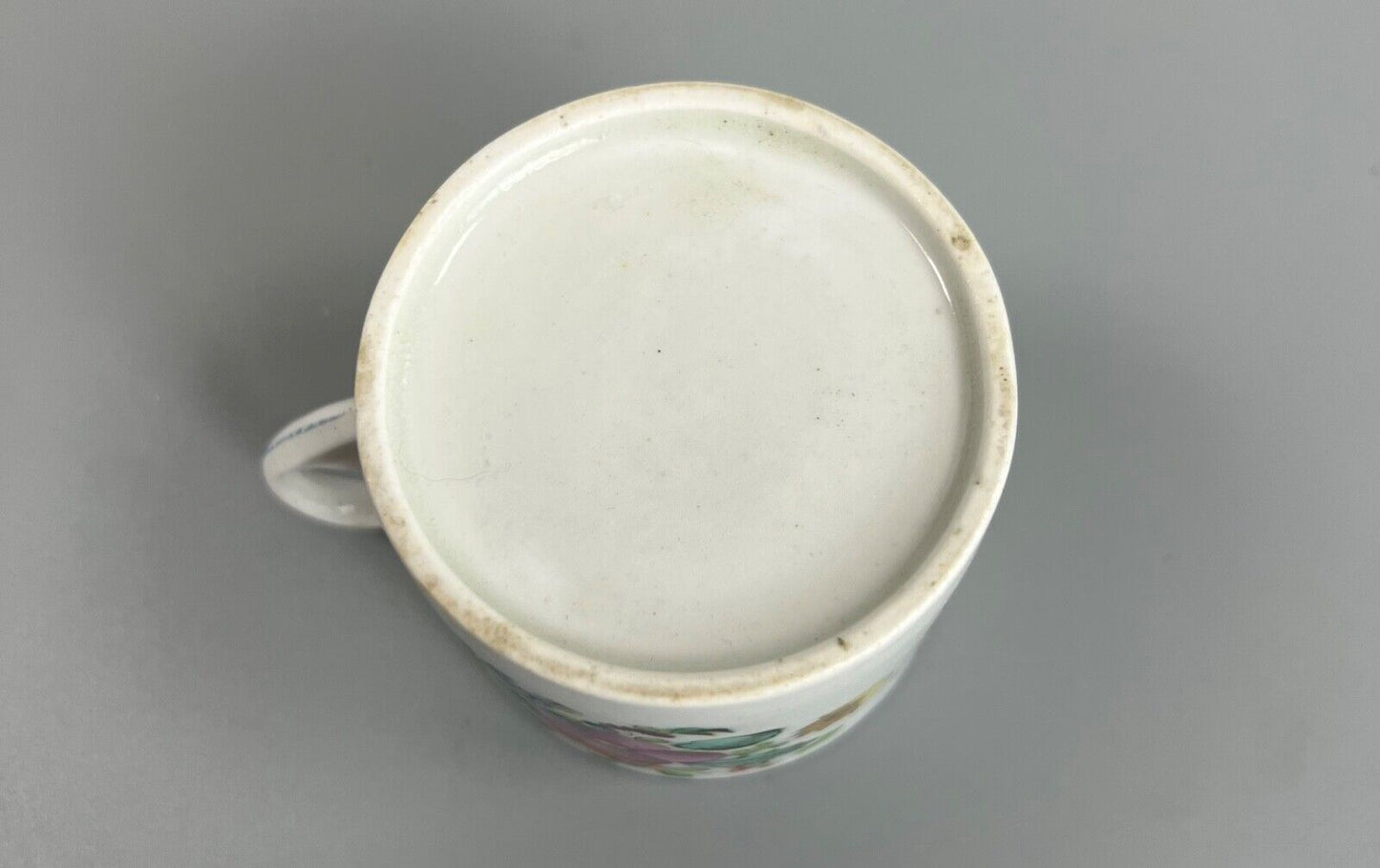 An early 19thc New Hall coffee can and saucer in pattern number 1444