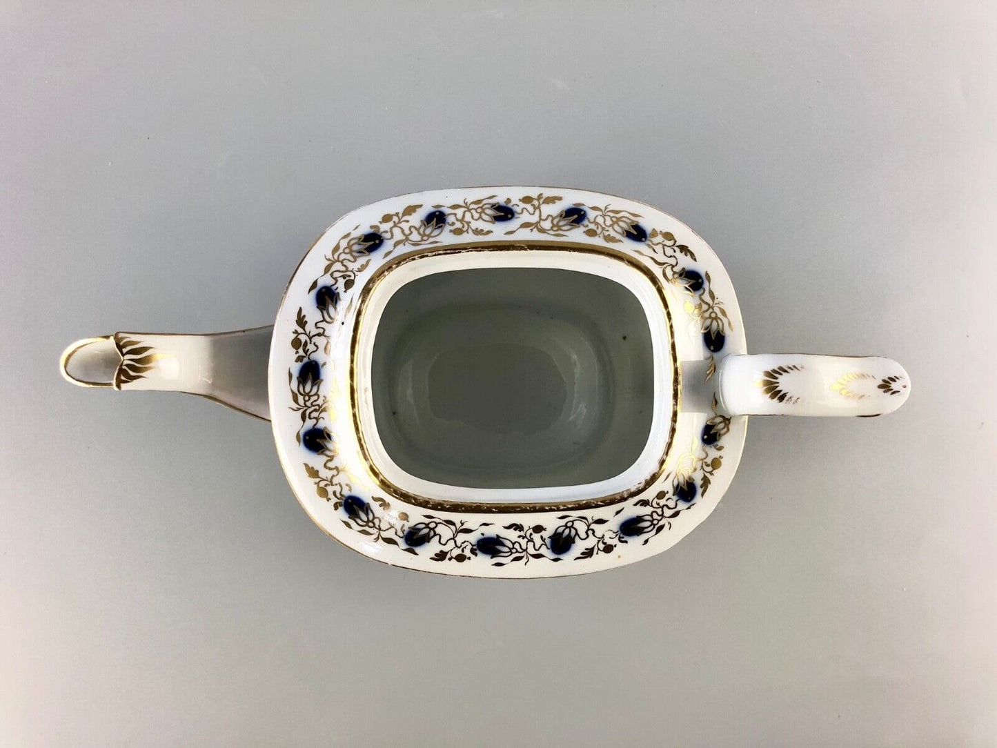 A lovely New Hall London-shape tea pot in spectacular pattern 1421. c.1812-18