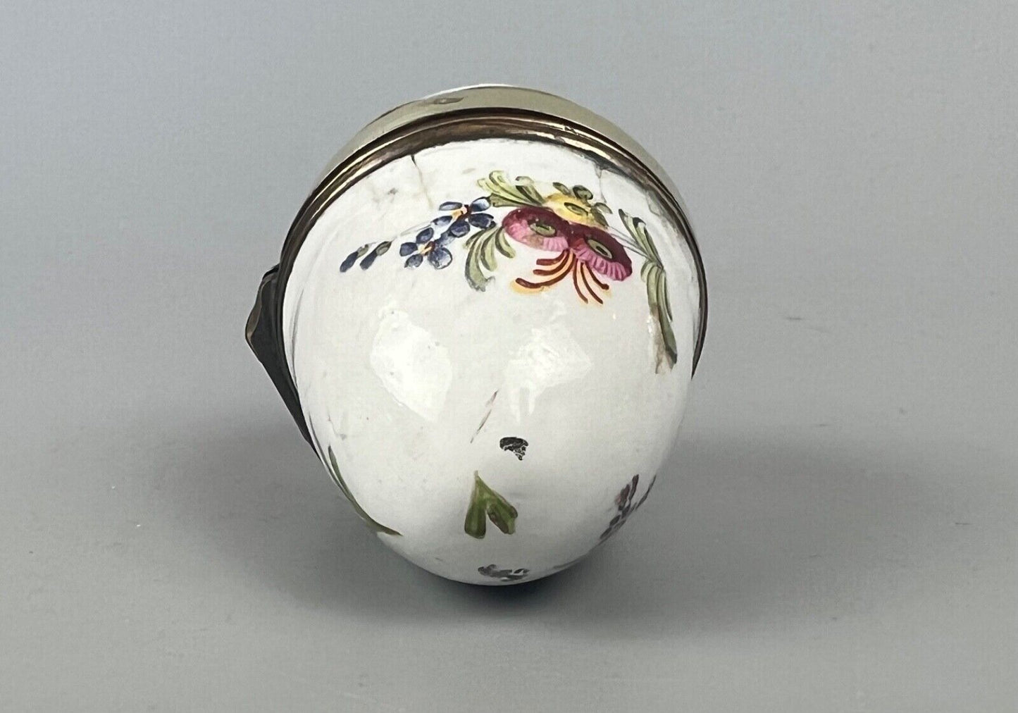 A late 18thc fine and unusual egg-shaped London or Birmingham enamel box
