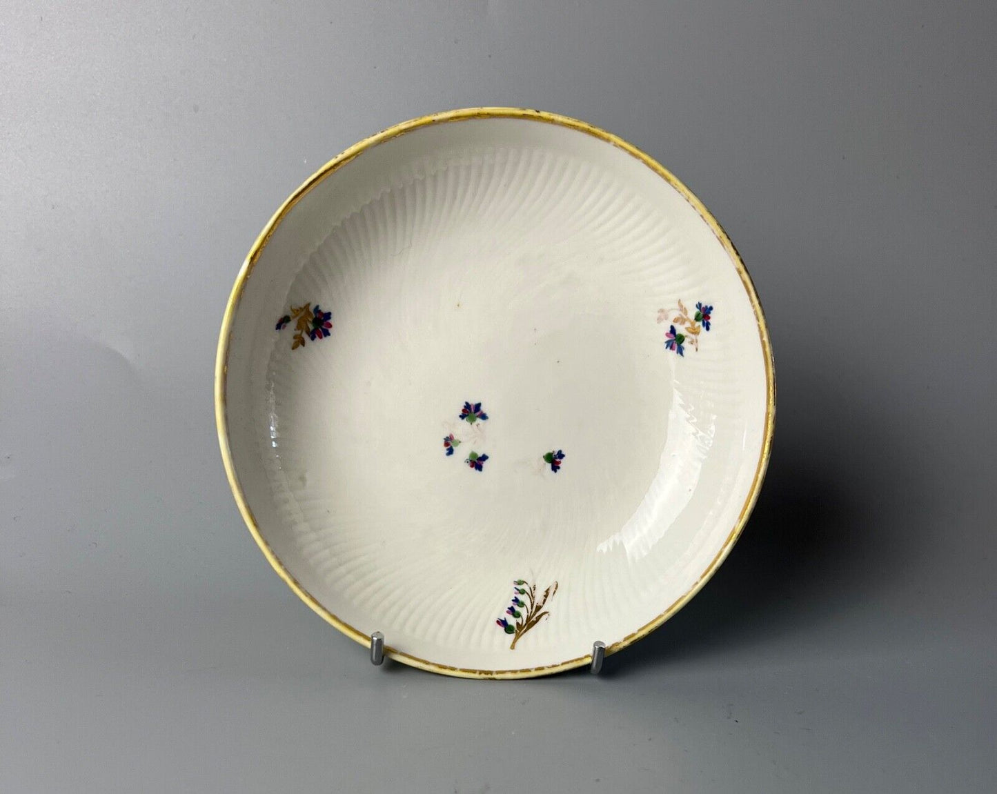 A late 18thc Derby incised twist moulded trio in pattern number 129 c.1790