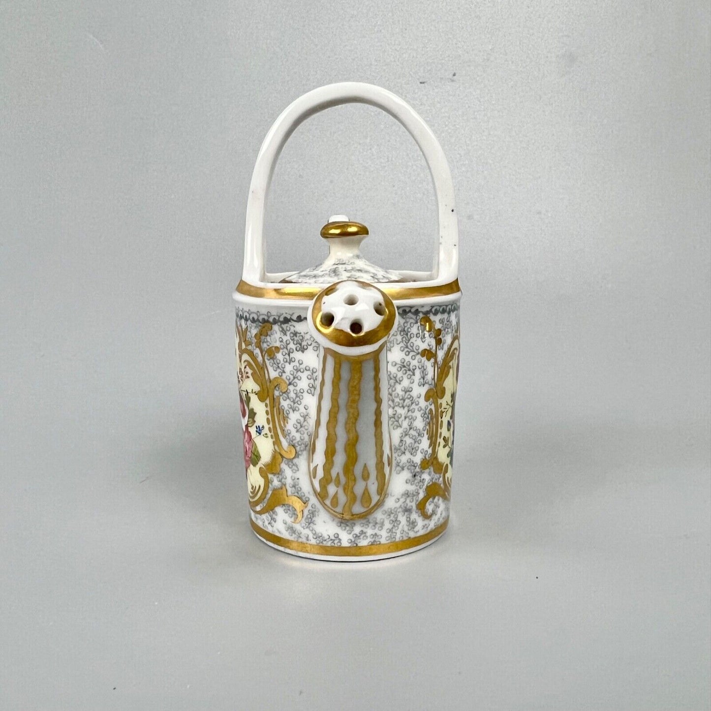 A rare Chamberlain Worcester miniature watering can. c.1810