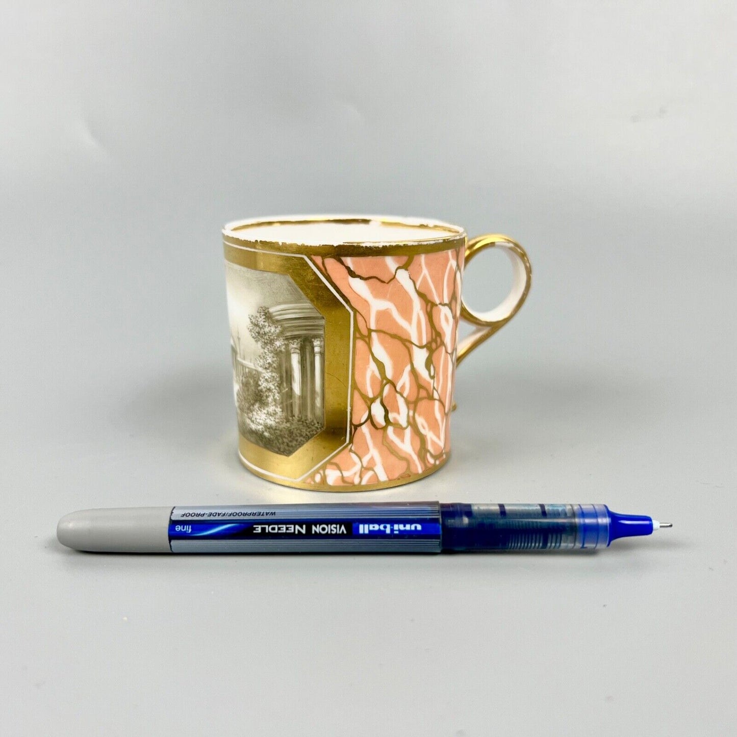 A Barr, Flight and Barr coffee can c.1810 painted with an eastern scene.