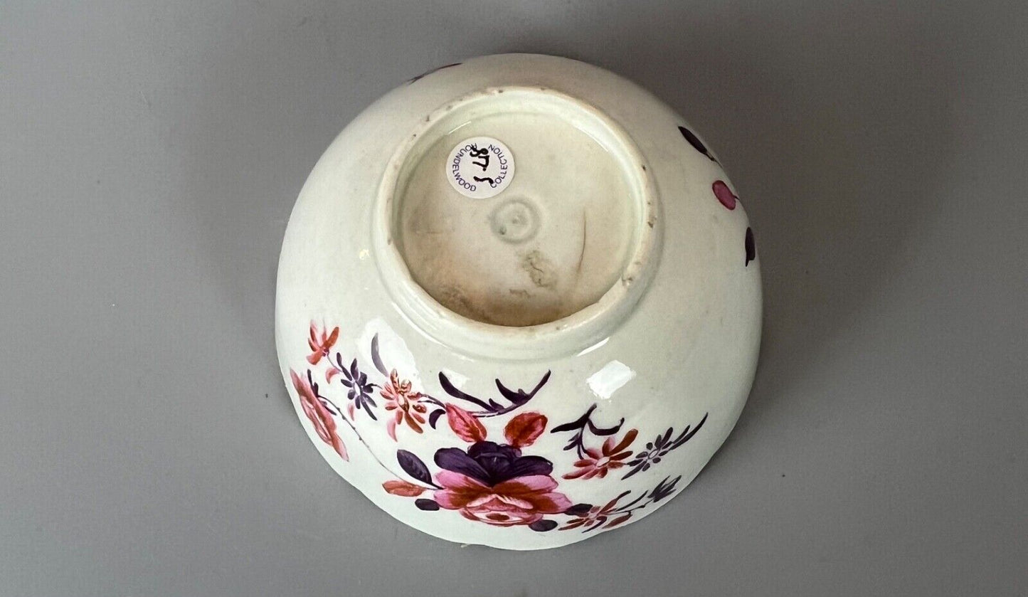 A c.1770 1st Period Worcester tea bowl decorated in the atelier of James Giles.