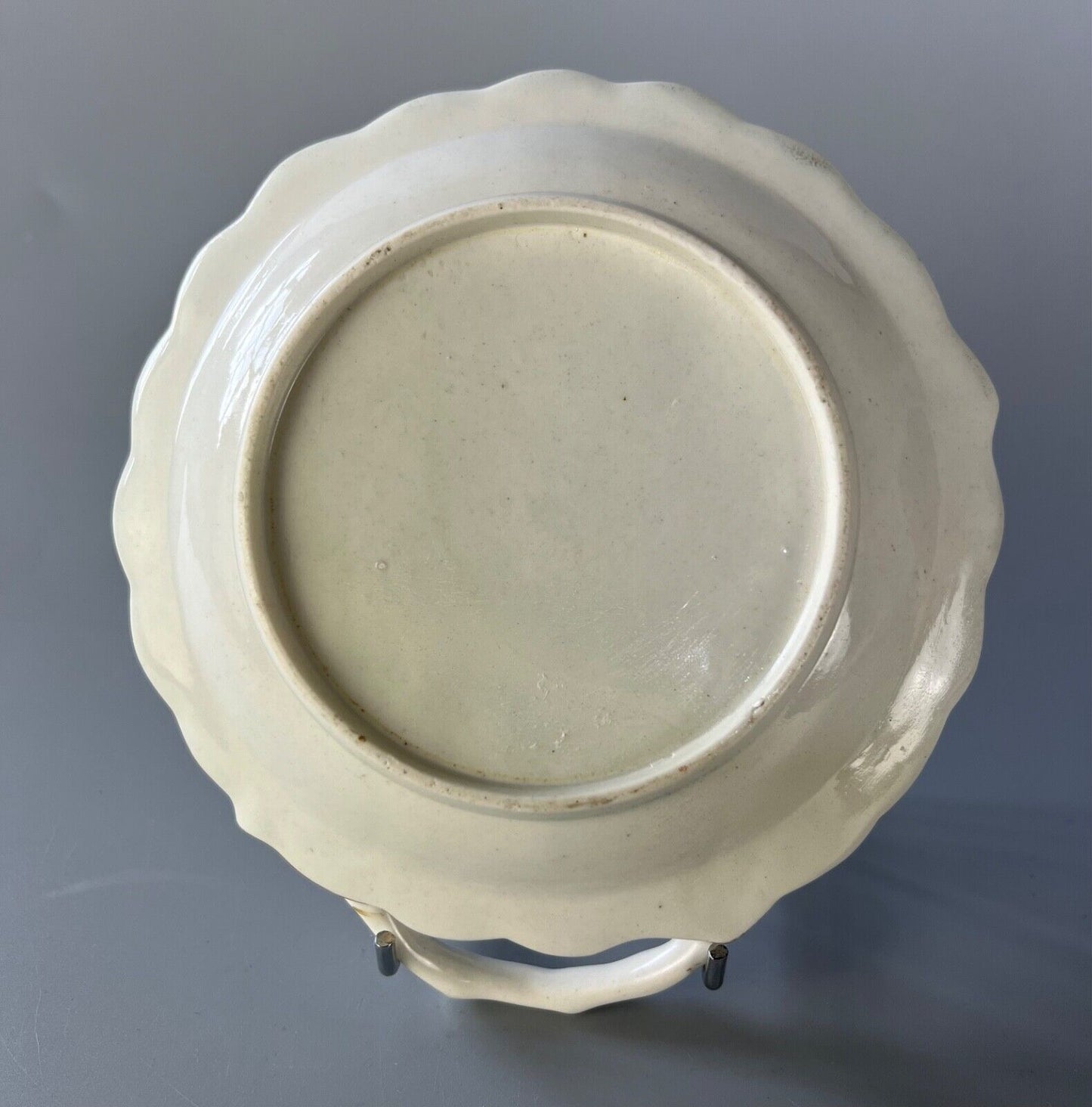 An outside decorated First Period Worcester Blind Earl Sweetmeat Dish c1770
