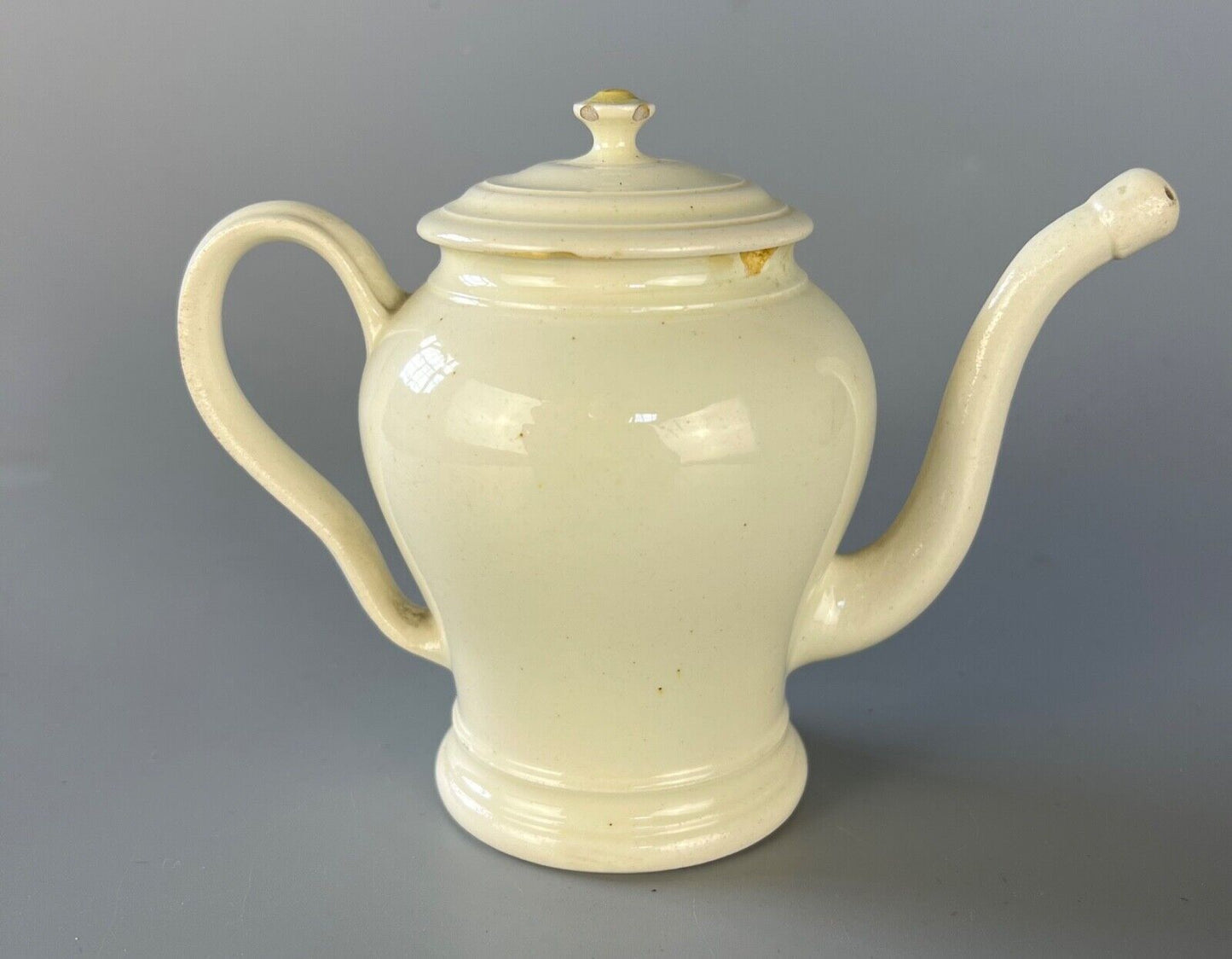 A rare late 18thc creamware bubby pot. Probably Wedgwood. c.1790